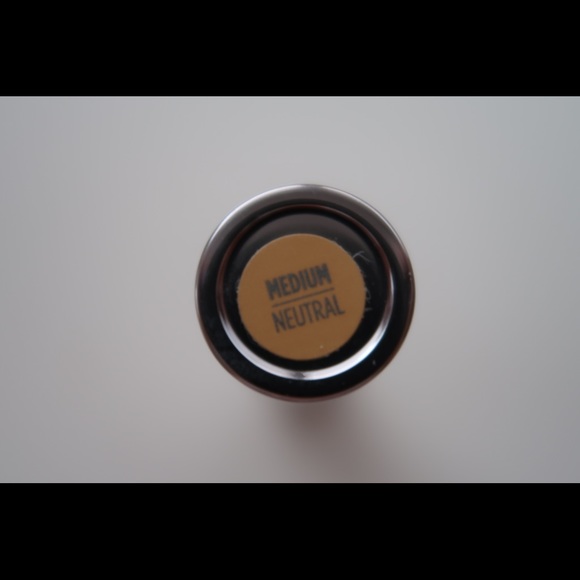 Urban Decay All Nighter Concealer - Picture 3 of 3